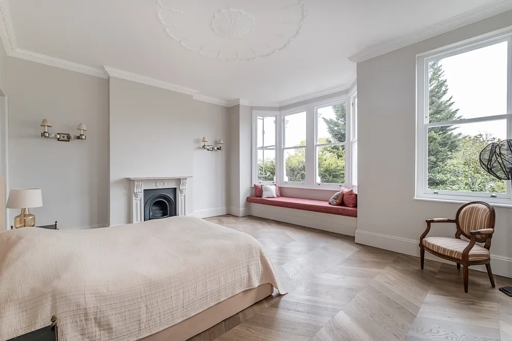 Clapham Common North Side London SW4 photo 28