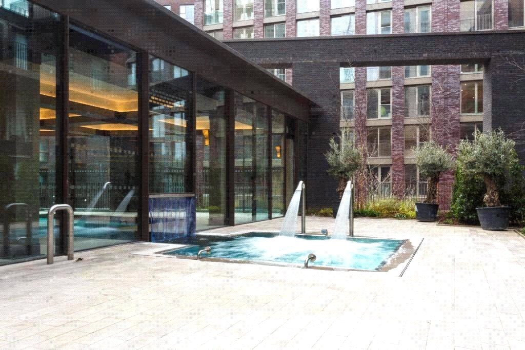 Ambassador Building, 5 New Union Square, London, SW8 Image 7