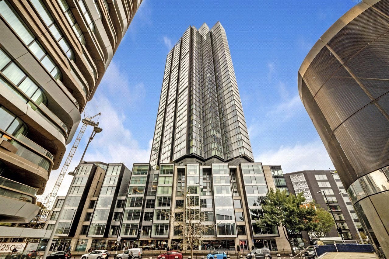 Carrara Tower, City Road, London, EC1V Image 12