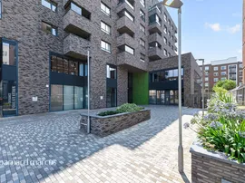 Upper Richmond Road, London photo
