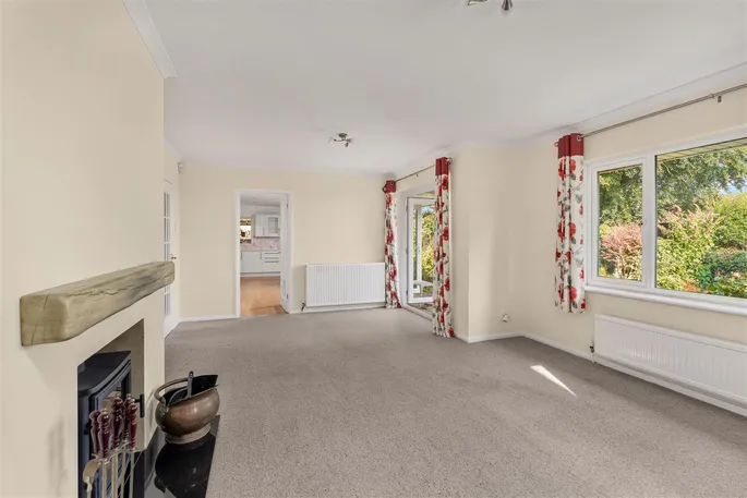 Property carousel image 3