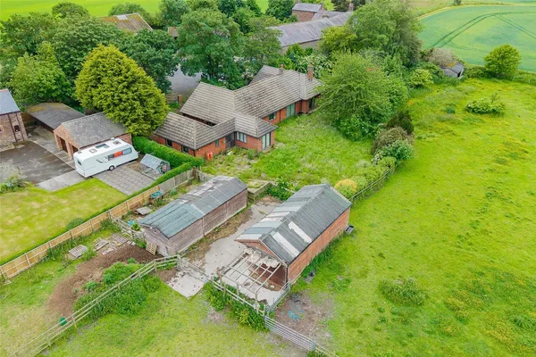 Church Lane, Lydiate, L31 photo 2
