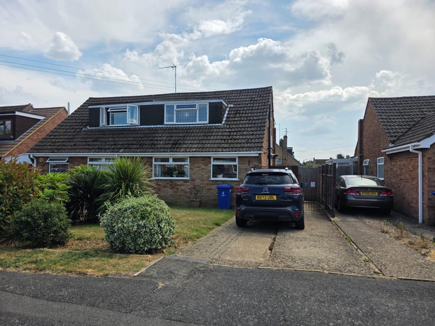 Manor Close, Harpole, Northampton Image 1
