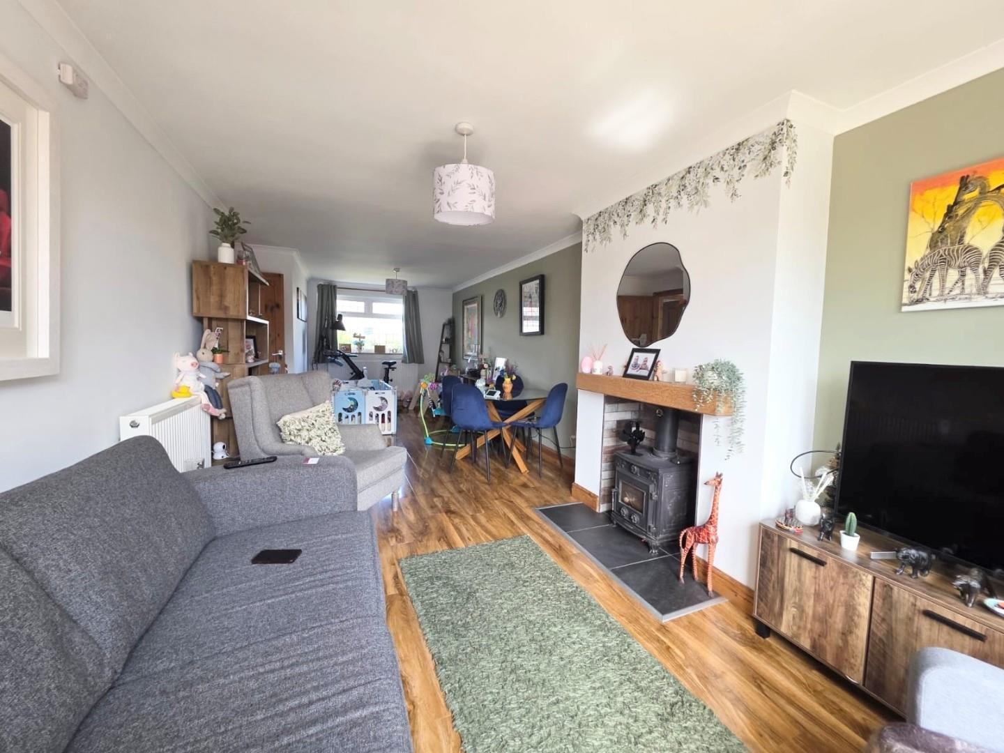 Manor Close, Harpole, Northampton Image 3