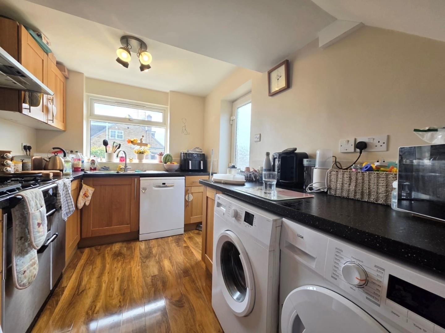 Manor Close, Harpole, Northampton Image 6