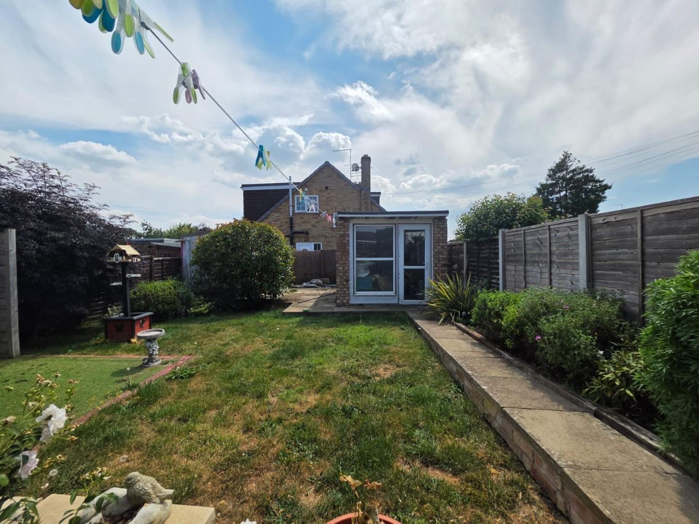 Manor Close, Harpole, Northampton Image 15