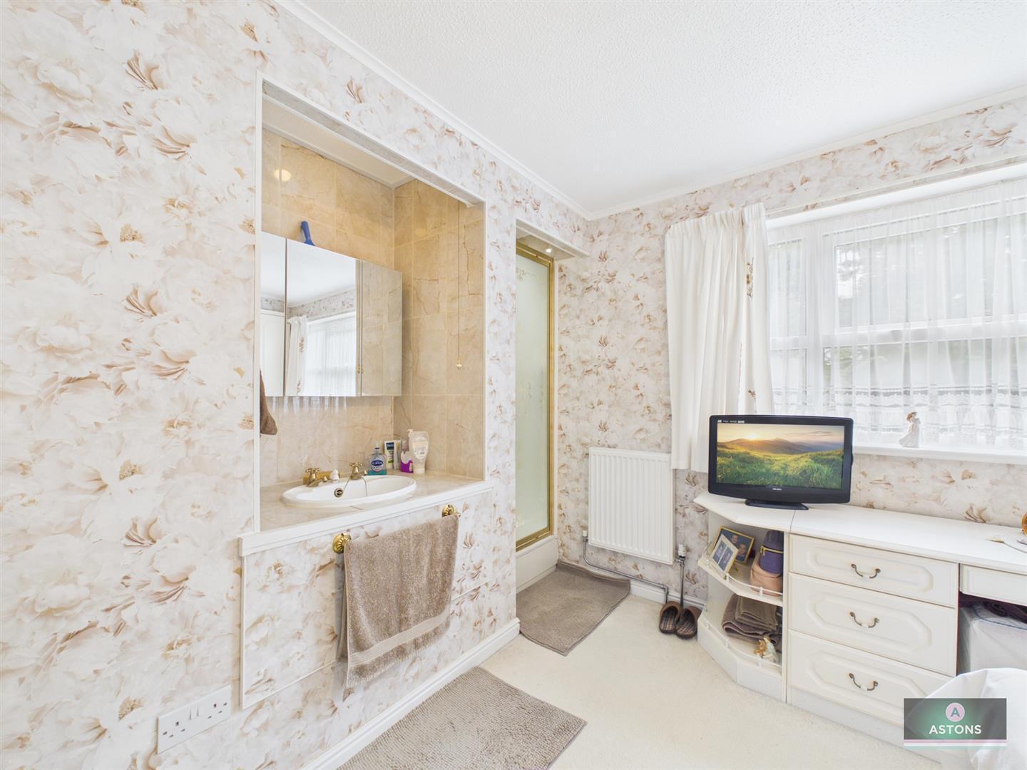 Peverel Road, Ifield, Crawley Image 14