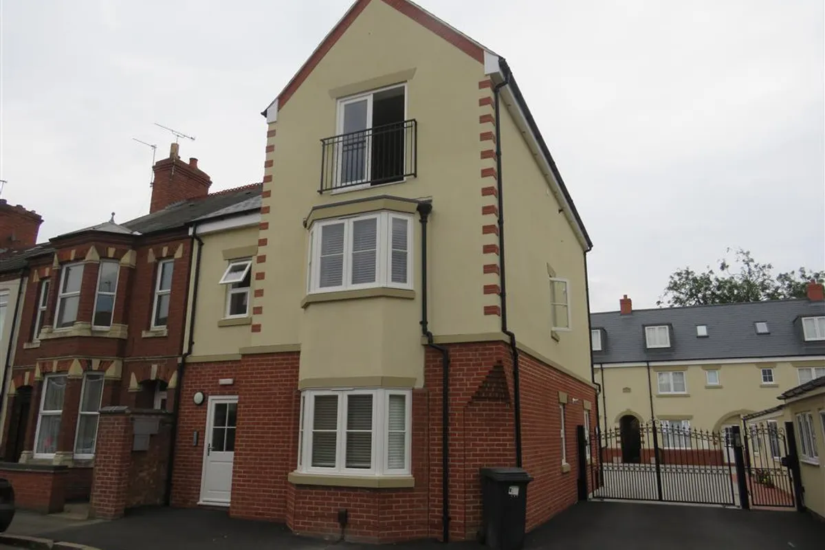 Temple Street, RUGBY