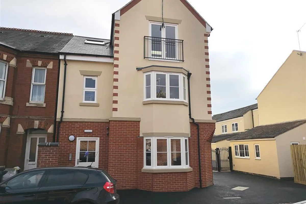 Temple Street, RUGBY