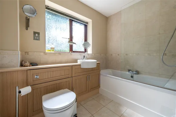 Ladyegate Close, Dorking, RH5 photo 11
