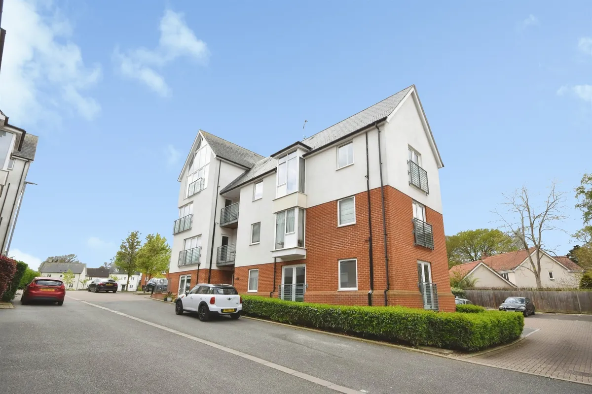 Montfort Drive, Great Baddow, Chelmsford