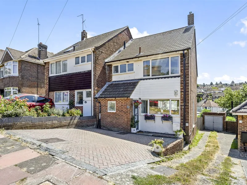 Property thumbnail 1 out of 3