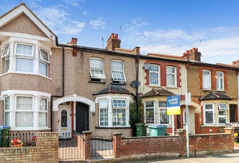 Belgrave Avenue, Watford, WD18