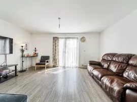 Woodend Close, Grays thumb 3