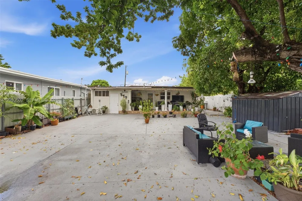 419 SE 3rd St, Hialeah, FL 33010