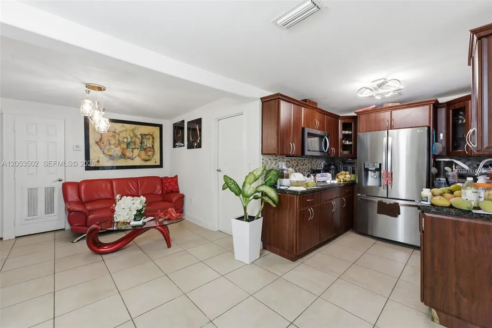 419 SE 3rd St, Hialeah, FL 33010