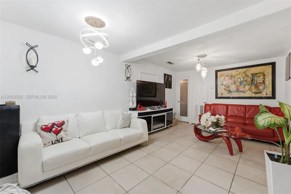 419 SE 3rd St, Hialeah, FL 33010