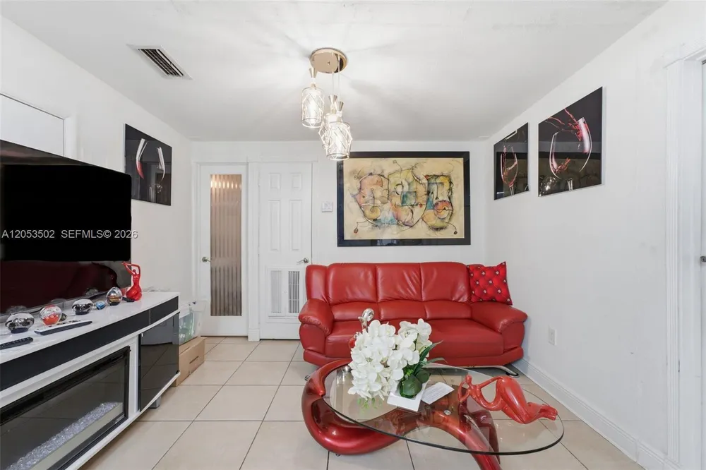 419 SE 3rd St, Hialeah, FL 33010