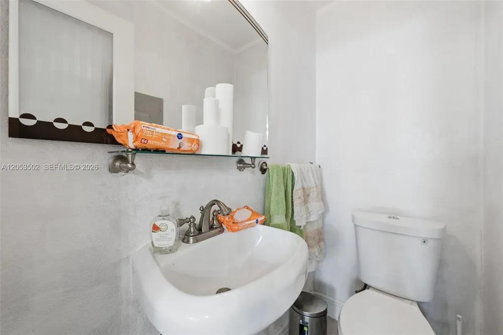 419 SE 3rd St, Hialeah, FL 33010