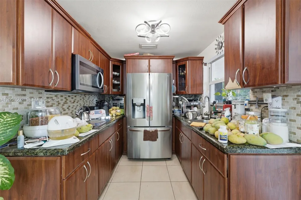 419 SE 3rd St, Hialeah, FL 33010