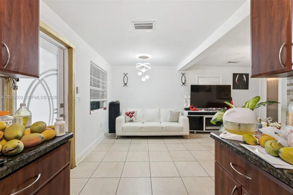 419 SE 3rd St, Hialeah, FL 33010