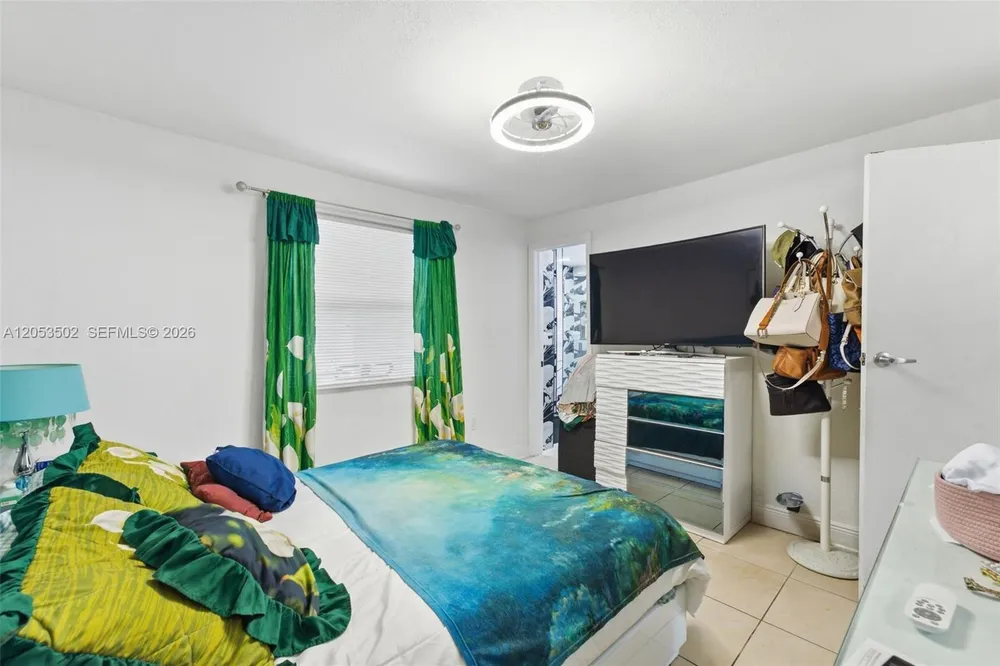 419 SE 3rd St, Hialeah, FL 33010