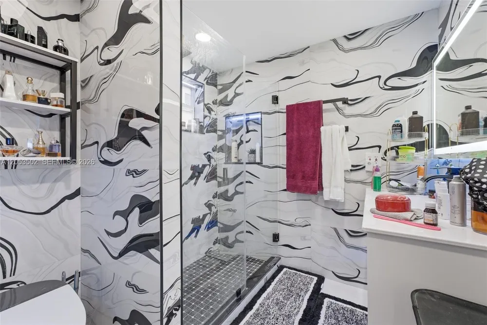 419 SE 3rd St, Hialeah, FL 33010