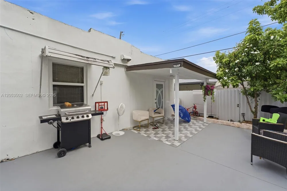 419 SE 3rd St, Hialeah, FL 33010