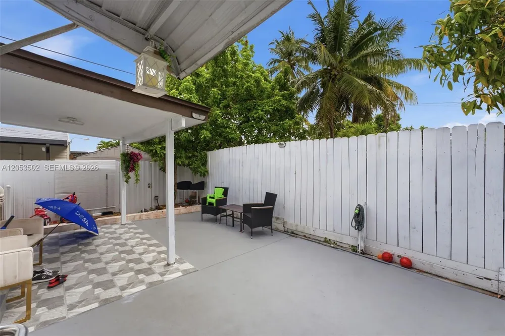 419 SE 3rd St, Hialeah, FL 33010