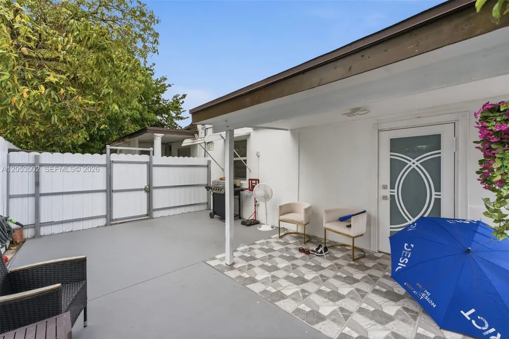 419 SE 3rd St, Hialeah, FL 33010