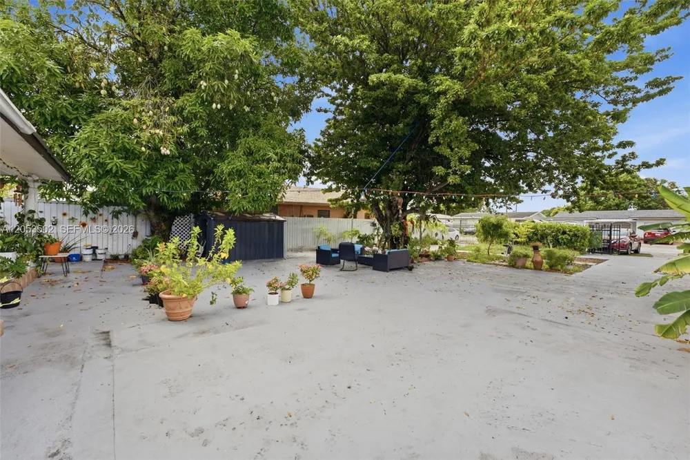419 SE 3rd St, Hialeah, FL 33010