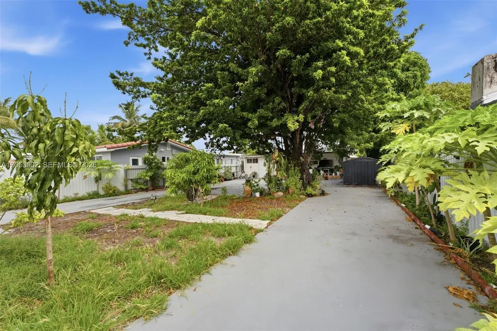 419 SE 3rd St, Hialeah, FL 33010