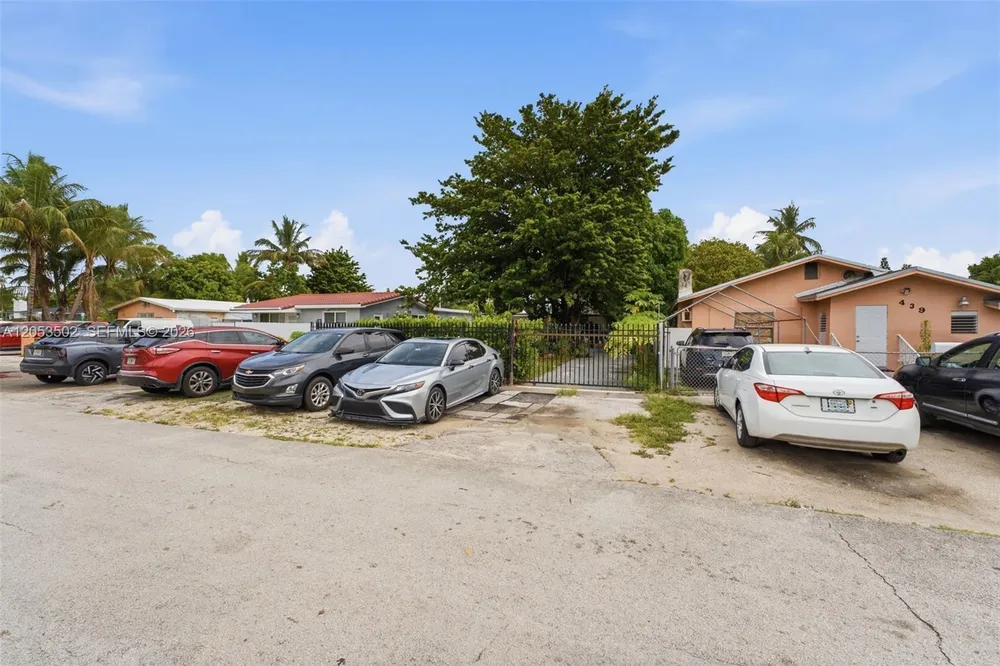 419 SE 3rd St, Hialeah, FL 33010