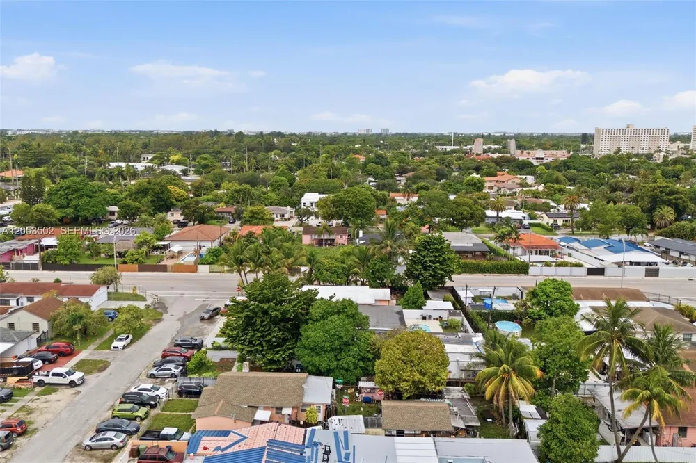 419 SE 3rd St, Hialeah, FL 33010