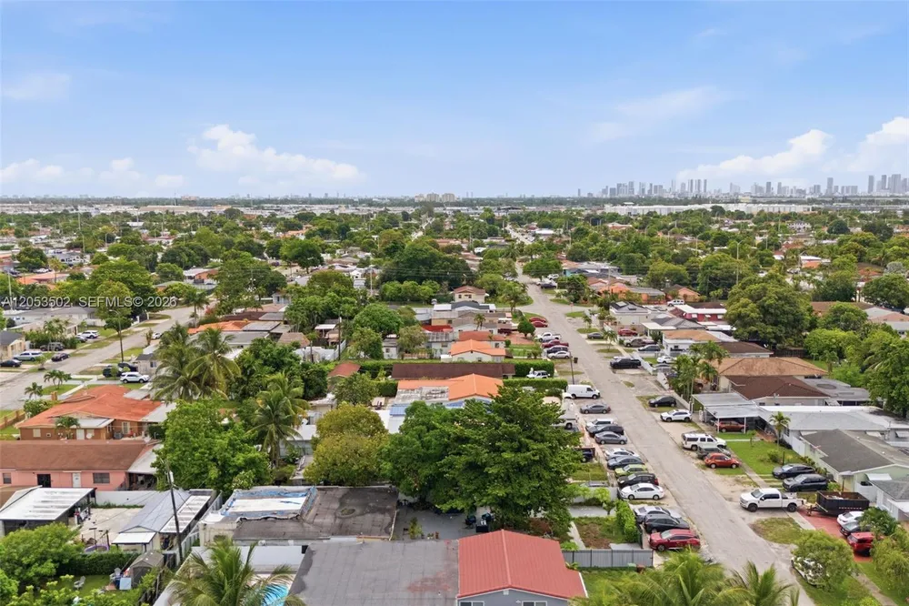 419 SE 3rd St, Hialeah, FL 33010