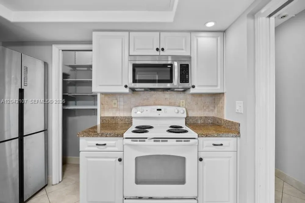 3213 Colony Club Rd, Pompano Beach, FL 33062