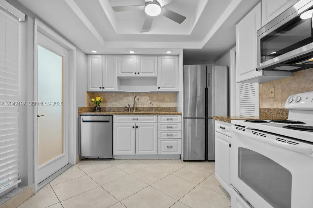3213 Colony Club Rd, Pompano Beach, FL 33062