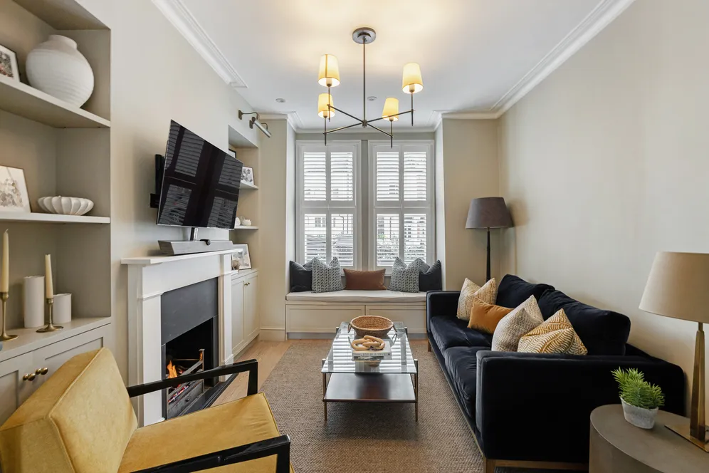 Priory Road, London, W4 photo 2