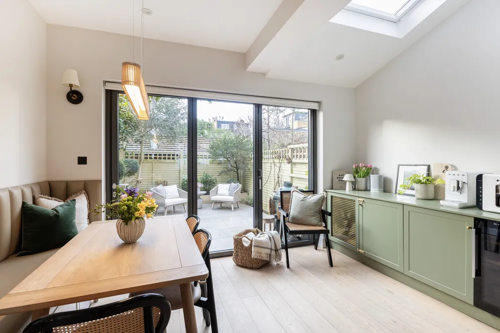 Priory Road, London, W4 photo 6