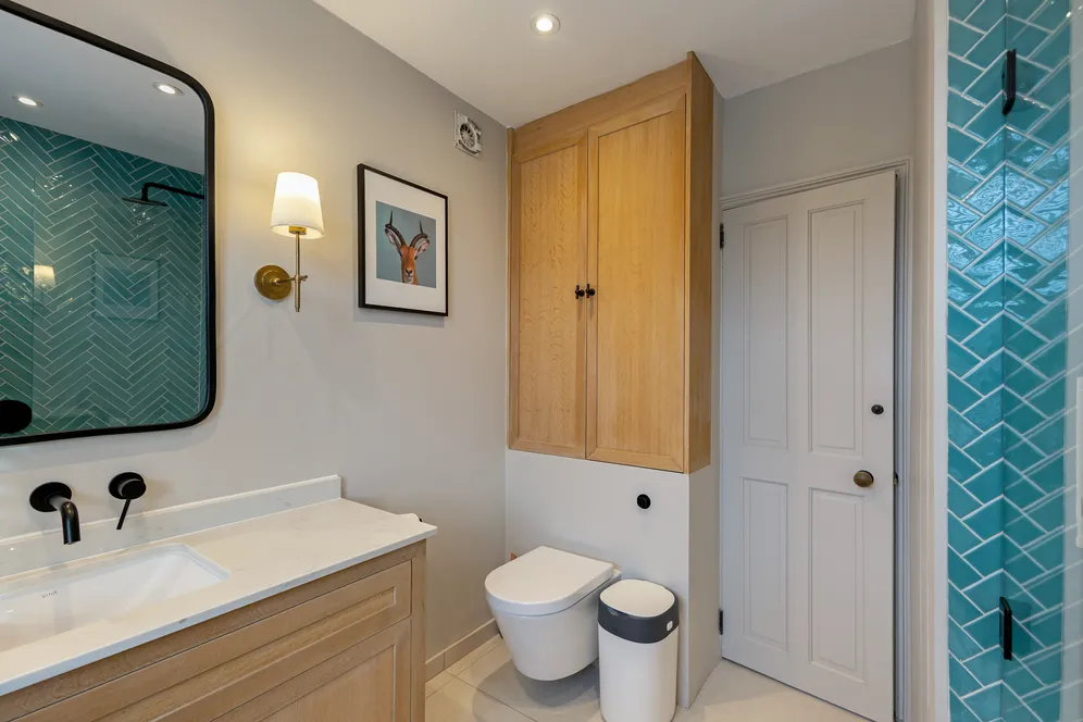 Priory Road, London, W4 photo 14