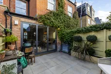 Priory Road, London, W4 photo 18