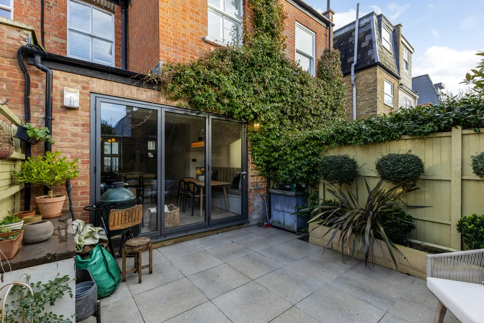 Priory Road, London, W4 photo 18