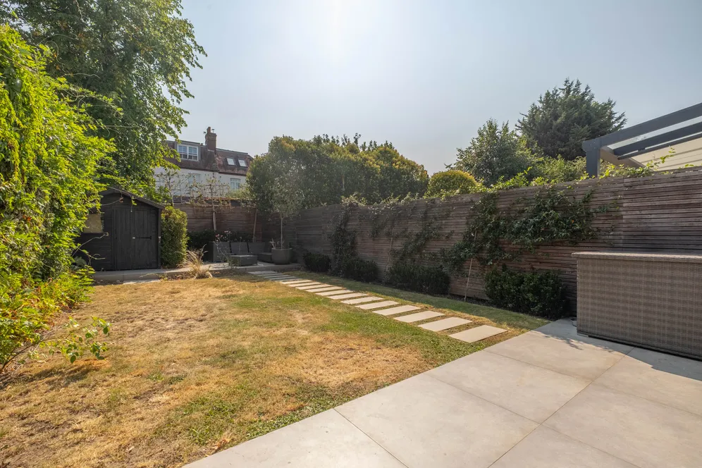 Oakwood Road, London, SW20 photo 6