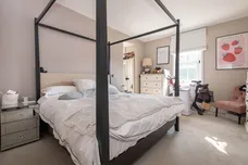 Oakwood Road, London, SW20 photo 9