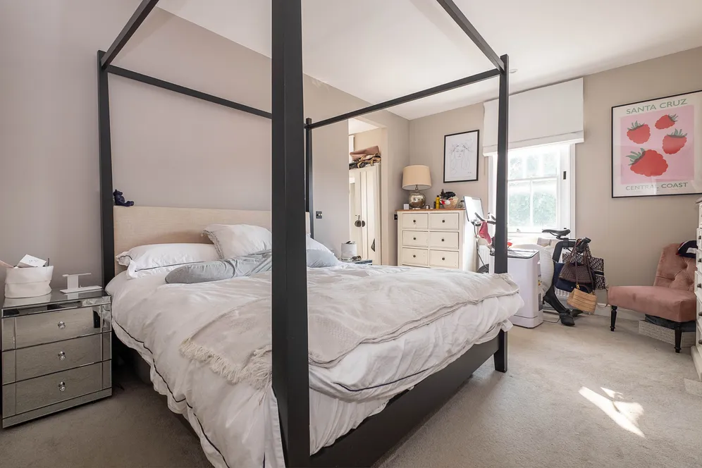 Oakwood Road, London, SW20 photo 9