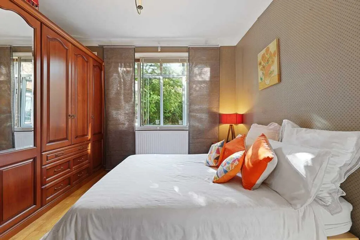 Neasden Lane, London, NW10