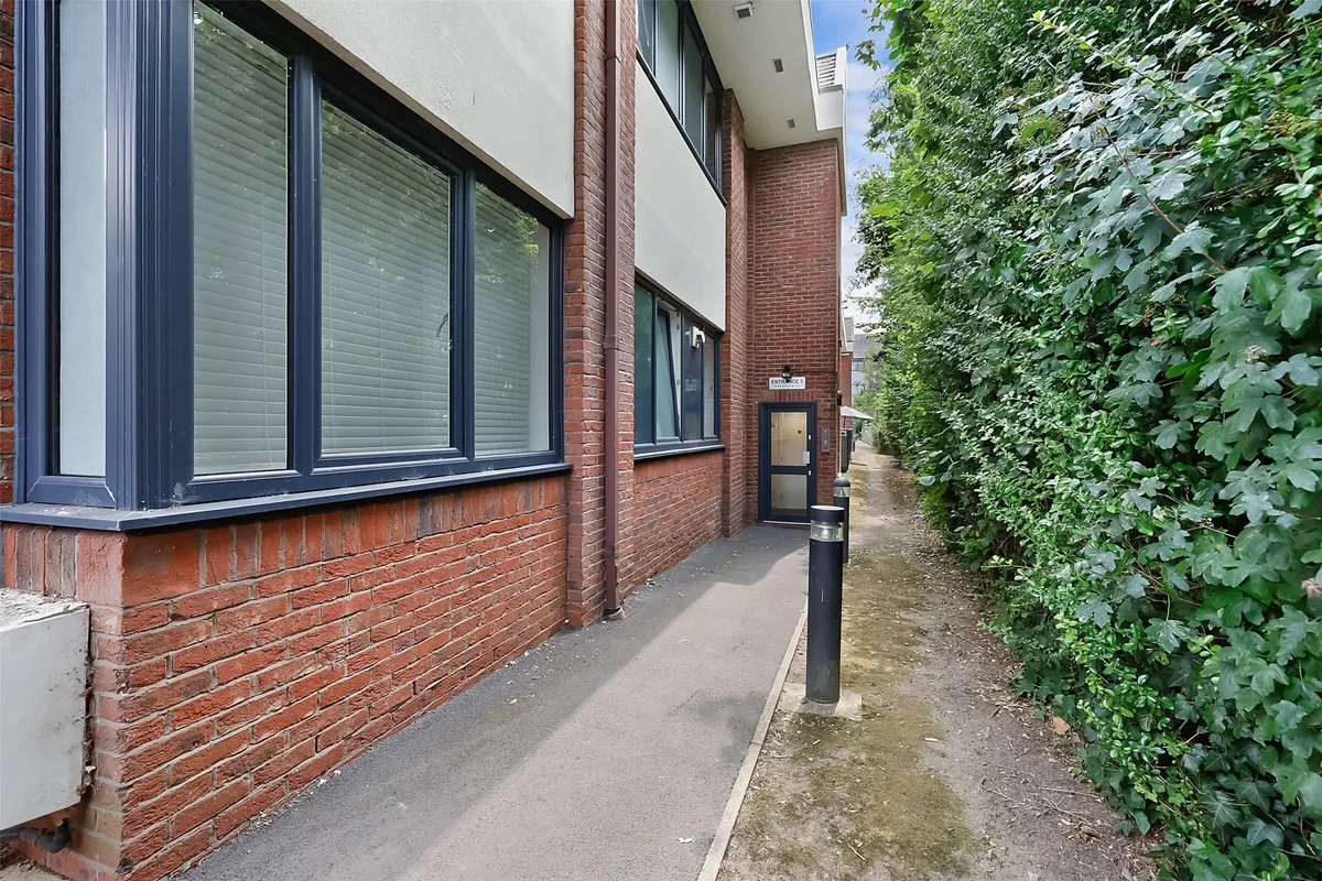 Challenge Court, Leatherhead, KT22