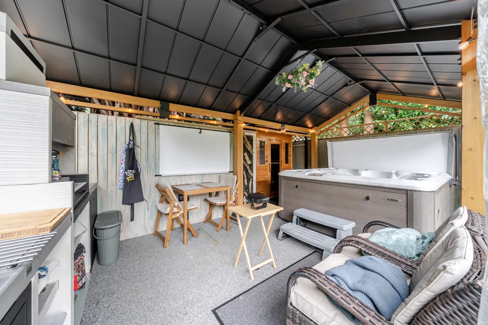 Whyteleafe Road, Caterham, CR3 photo 8