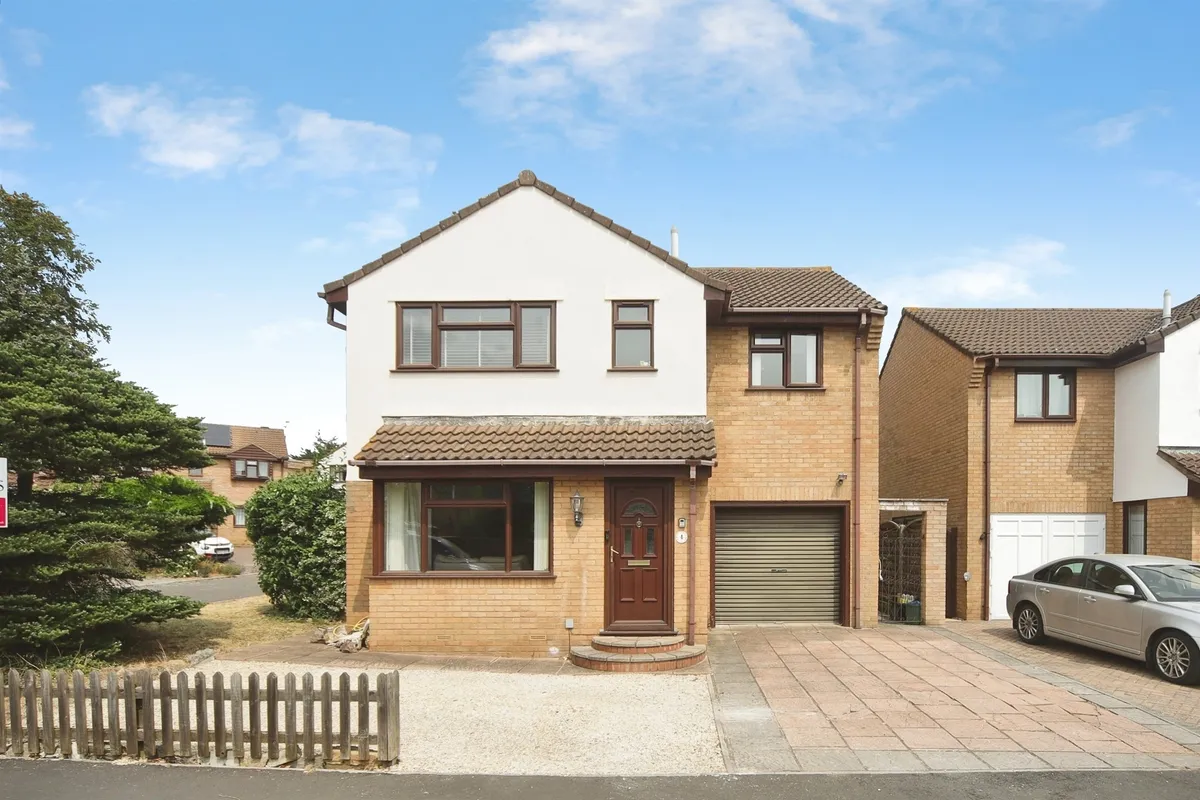 Feversham Way, TAUNTON