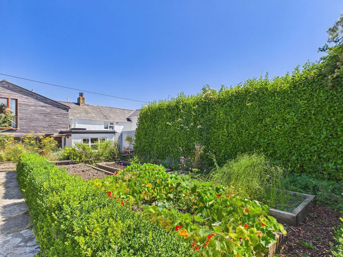 Llantwit Road, Wick, CF71